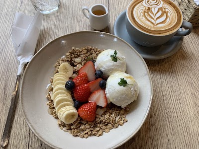 MAZE CAFE MARKET atmosphere