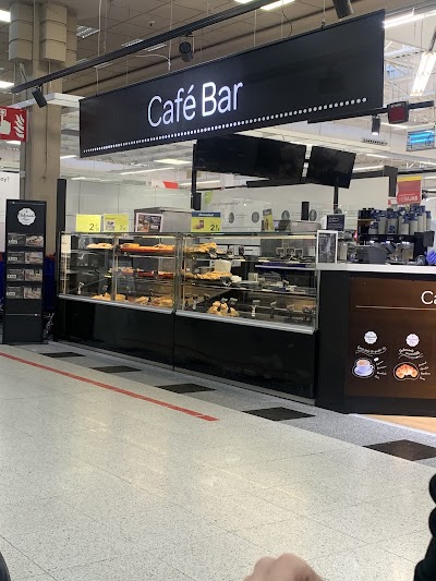 Cafeteria Carrefour Ciudad de la Imagen atmosphere
