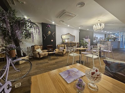 Lyere | Pastelería, Cafetería & Brunch coffee