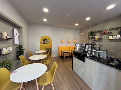 How About Coffee | Speciality Coffee & Co-Working in Lisbon