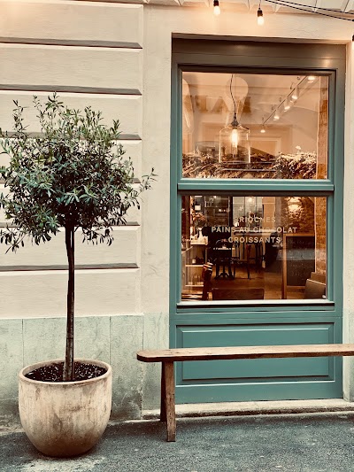 Interior of PARÉMI Boulangerie – Pâtisserie in Wien