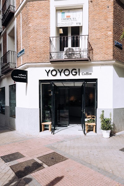 Interior of Yoyogi coffee in Madrid