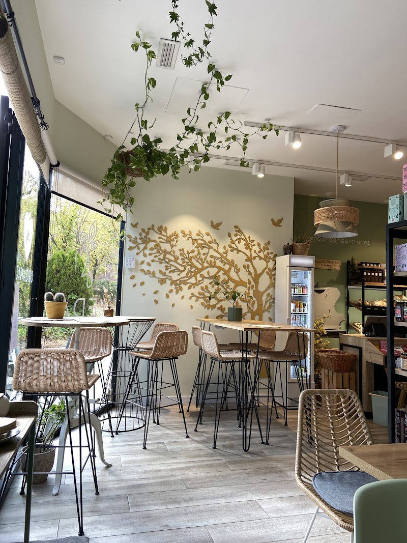 Veda Organic - Specialty Coffee & Brunch - Arturo Soria atmosphere