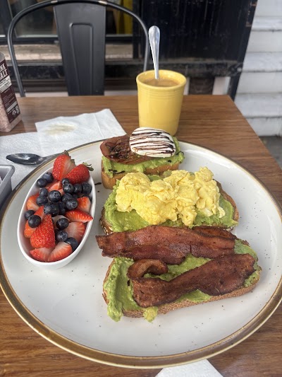 Eight AM Brunch atmosphere