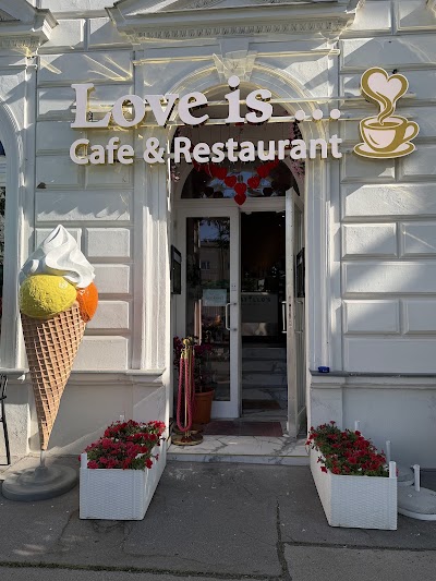 Love Is Café & Restaurant Vienna in Vienna