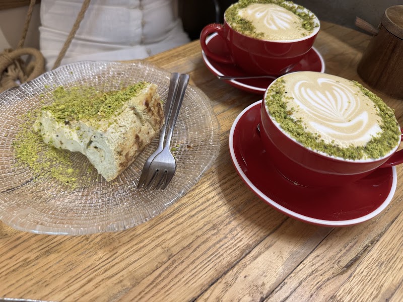 Naji Specialty Coffee atmosphere