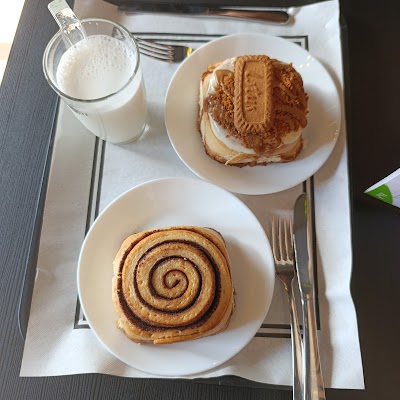 Dulce Canela | Brunch & Cinnamon rolls coffee