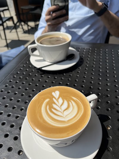 Qlab by Chronicle Coffee Roasters atmosphere