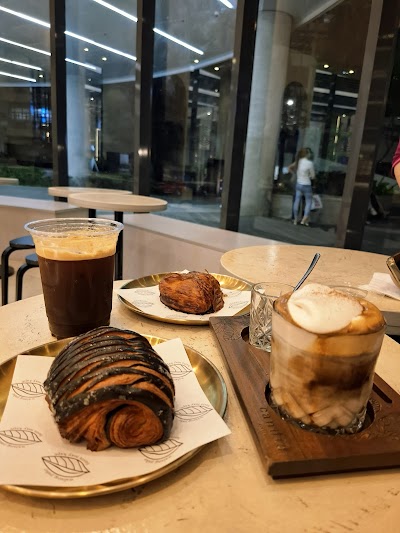 Candid Coffee Flagship Makati atmosphere