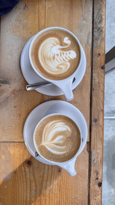 Fahrenheit Coffee atmosphere