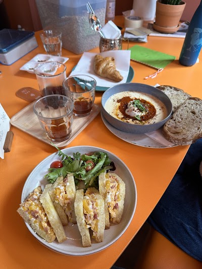 SoLo Brewing Coffee Lab atmosphere