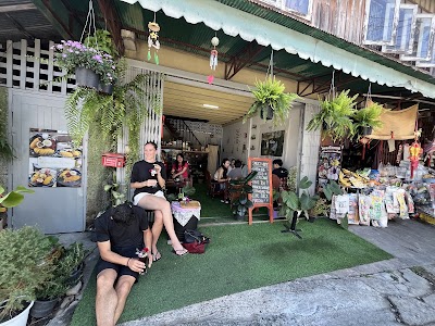 Sweet Home coffee -A little Corner