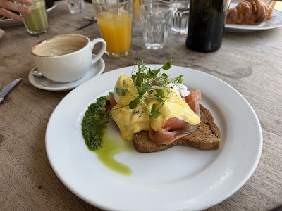 Cafe Rust Kemptown atmosphere