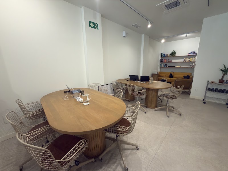 Interior of Nanü Café & Coworking in Madrid