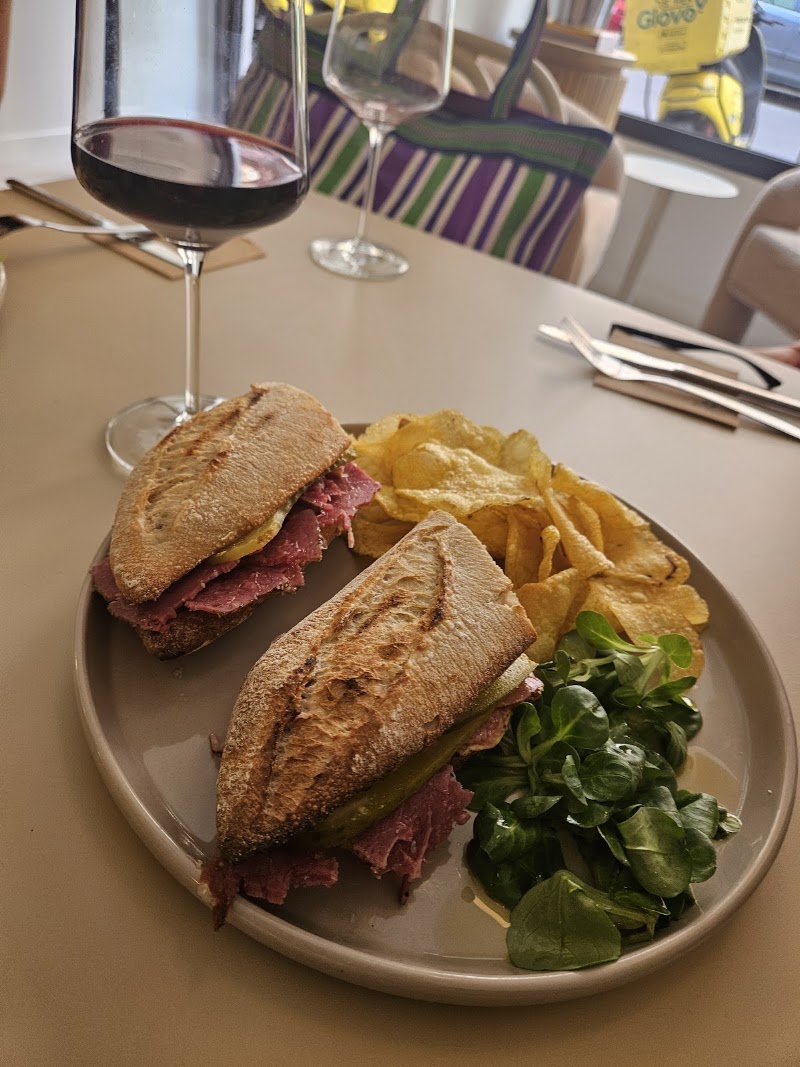 Nanü Café & Coworking atmosphere