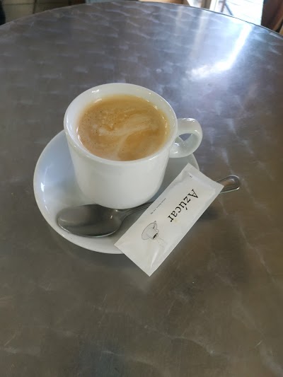Cafetería La Jara atmosphere