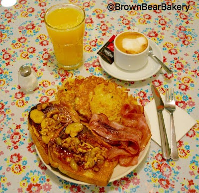 Brown Bear Bakery atmosphere
