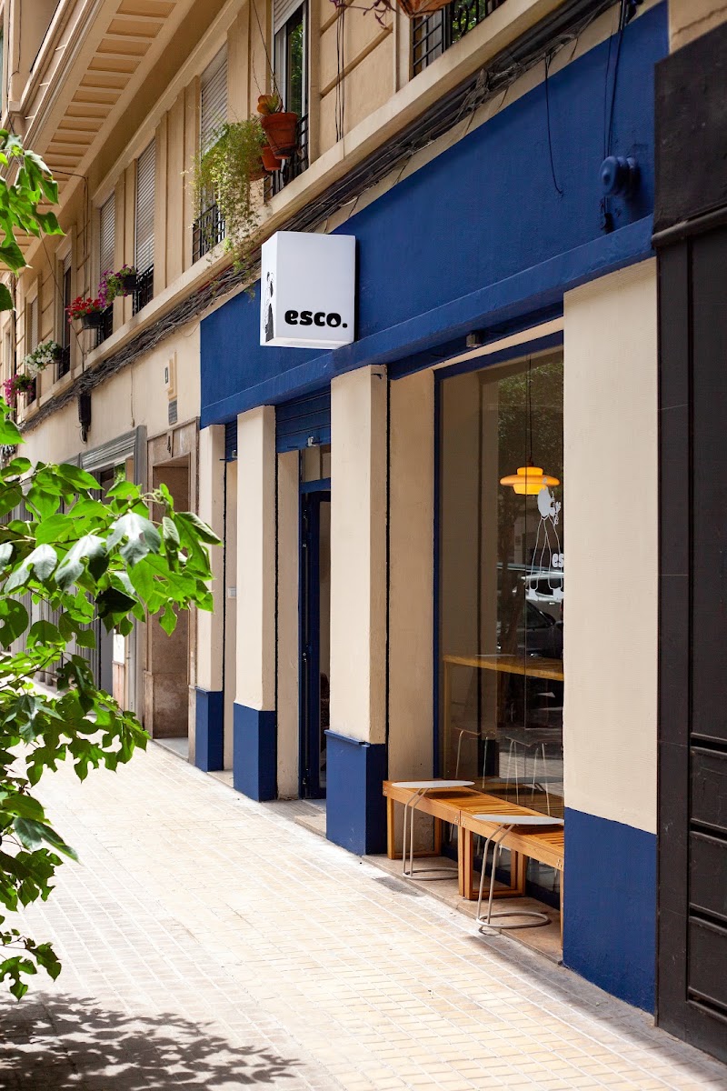 esco | specialty coffee shop atmosphere