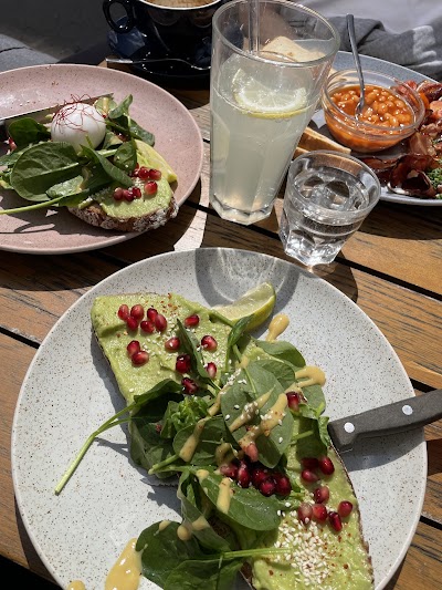 Melangerie - Caffeterie & Bistro atmosphere