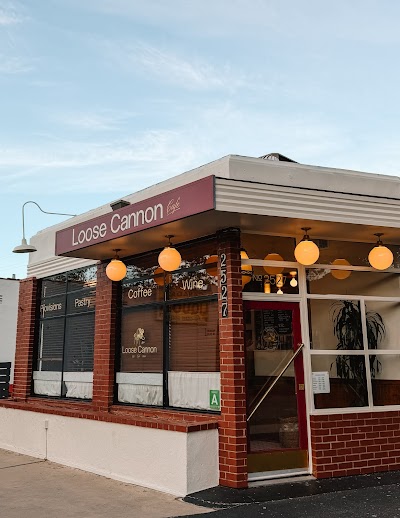 Loose Cannon Cafe atmosphere