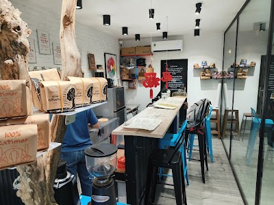 Tractor Coffee Roasters atmosphere