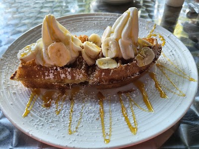 Crispy Waffles and Pizza atmosphere
