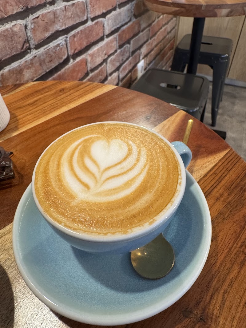 EARLY Specialty Coffee Bar atmosphere