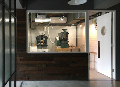 Reyach Coffee Roastery atmosphere
