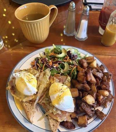 Nina's Brunch Restaurant atmosphere