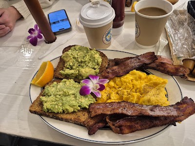Limally Cafe All day Hawaiian breakfast atmosphere
