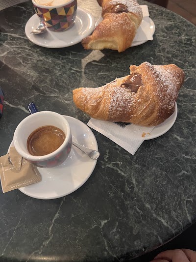 Giornali Con Caffè atmosphere