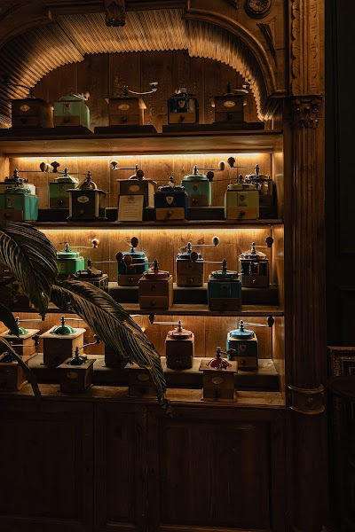 Interior of JAMES TWEED in Madrid