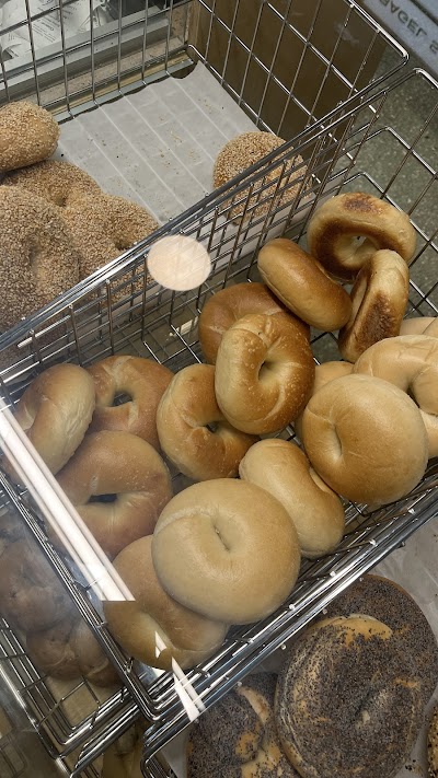 SYDNY BAGELS Charoen Krung atmosphere
