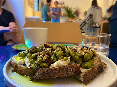 Etual Café atmosphere