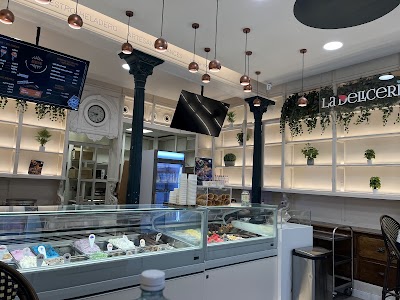 La Delicería atmosphere
