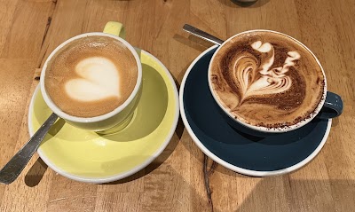 Bakers & Roasters atmosphere