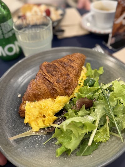 Cafezal Brunch & Specialty Coffee - Porta Venezia atmosphere