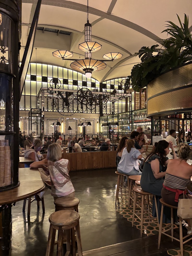 foodmarketplace atmosphere