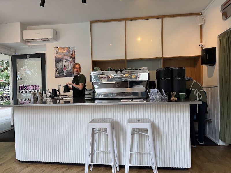 Interior of Ripsnorter Coffee Roasters in NG Rotterdam