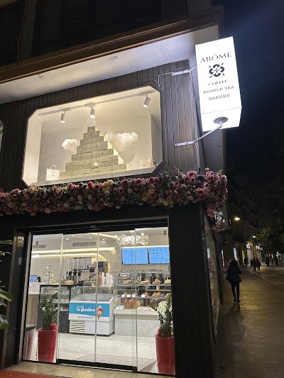 Arome Coffee Bubble Tea Bakery in Valencia
