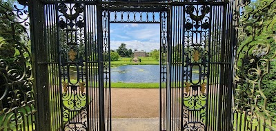 Melbourne Hall The Gardens atmosphere