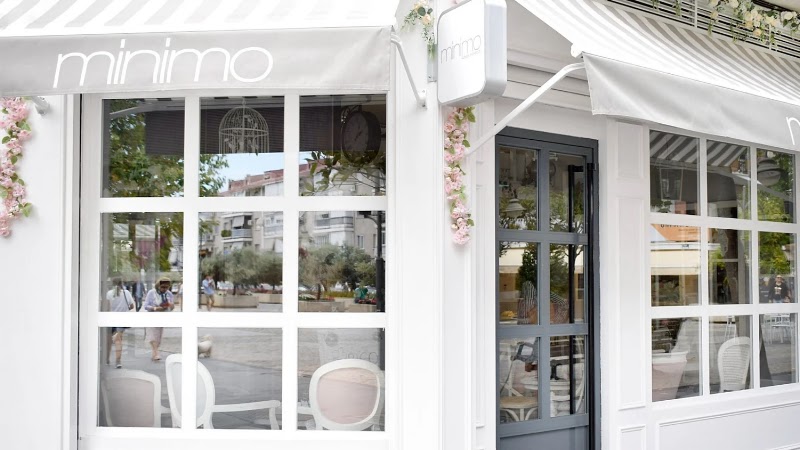 Minimo Café Boutique atmosphere
