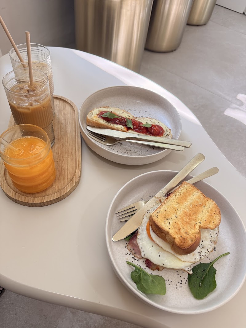 Onana Coffee atmosphere