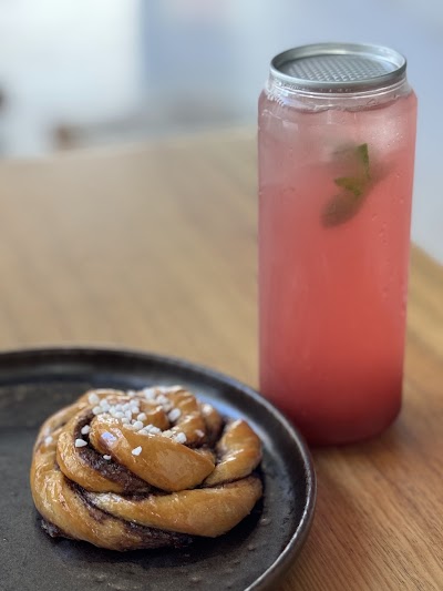 Salt in Cake | Pastelería • Specialty Coffee atmosphere