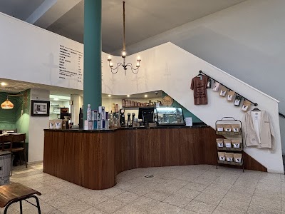 SENIMAN Coffee Shop atmosphere