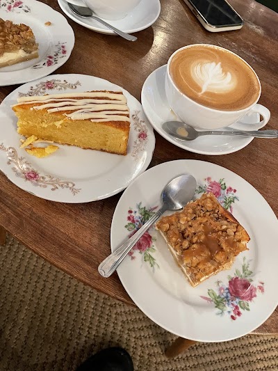 SENIMAN Coffee Shop coffee