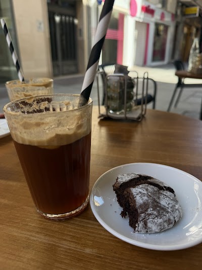 Café Bro | Specialty Coffee | Pastelería | Cafetería | Bollería atmosphere