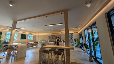 The Hub Coffee Roaster @ Vista Kiara Mont Kiara atmosphere