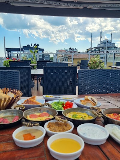 Mesopotamian Breakfast Brunch Cafe atmosphere