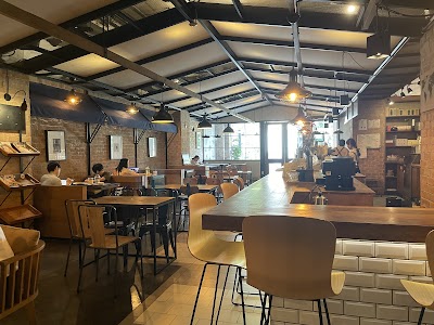 CASA LAPIN x Ratchathewi (Evergreen Hotel) atmosphere